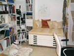 Arbeitszimmer der K&uuml;nstlerin (mit Hund)